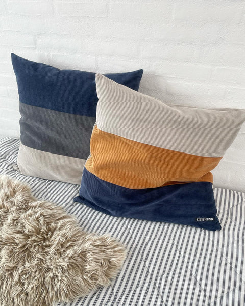 Stor pudebetræk i blå, grå og lys møbel fløjl.