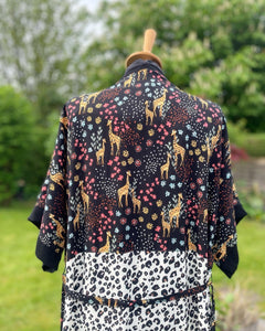 Strand Kimono med dyreprint og skønne dyr (xs-m)