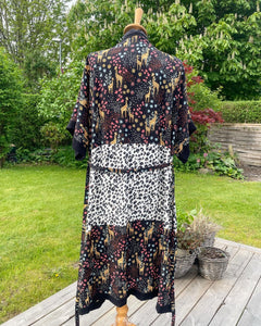 Strand Kimono med dyreprint og skønne dyr (xs-m)