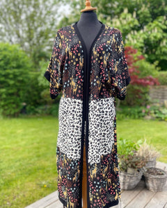 Strand Kimono med dyreprint og skønne dyr (xs-m)