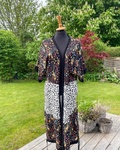 Strand Kimono med dyreprint og skønne dyr (xs-m)