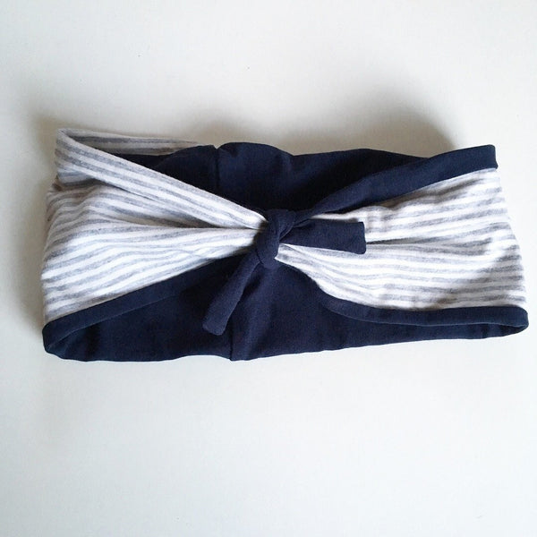 Pandebånd i Grå og hvid striber med blåt jersey - TrikkerDesign