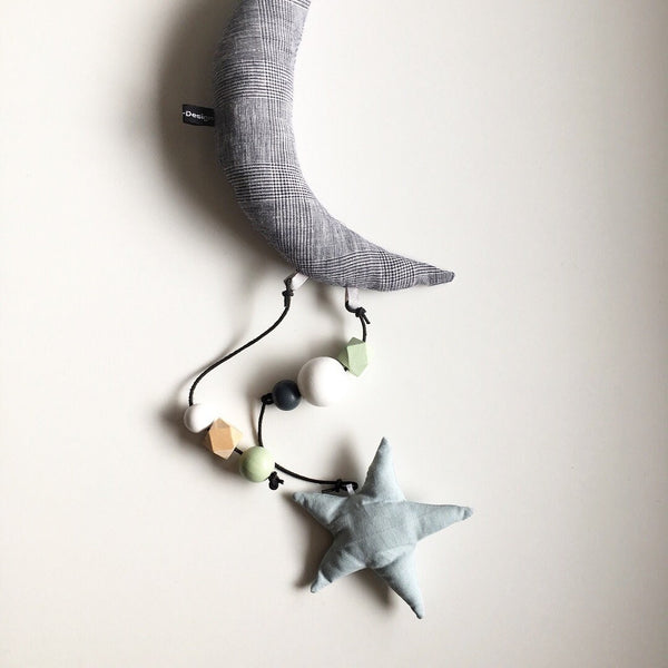 Ternet måneuro med stjerner - TrikkerDesign