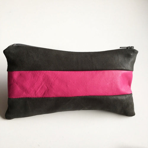 Clutch i i antracit og pink lammeskind. - TrikkerDesign