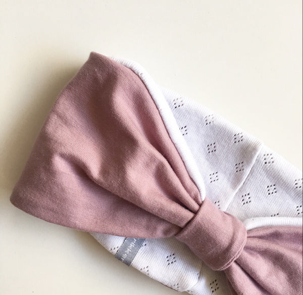 Pandebånd i rosa og hvid - TrikkerDesign