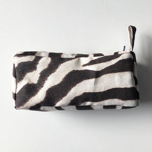 Lille toilettaske med zebra print - TrikkerDesign