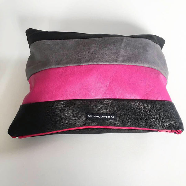 Clutch i pink, grå og sort med pink lynlås - TrikkerDesign