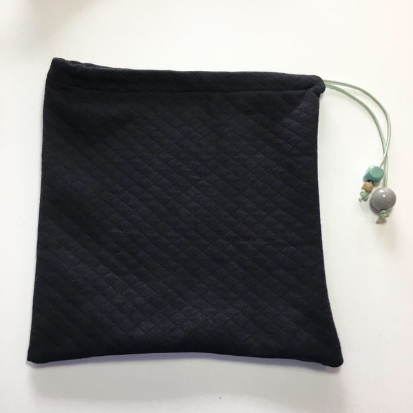 Øretelefon pose/ Tøjpose i sort quilt - TrikkerDesign