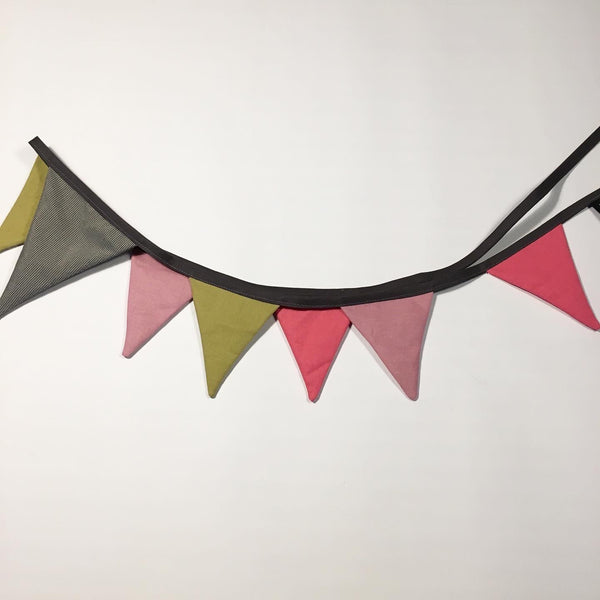 Flagranke i lys karry, lyserød og tern - TrikkerDesign