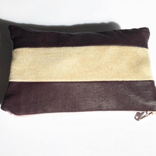 Indlæs billede til gallerivisning Lille clutch i plum og nude skind.
