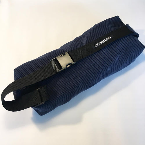 Crossbody taske i blåt møbelfløjl - TrikkerDesign