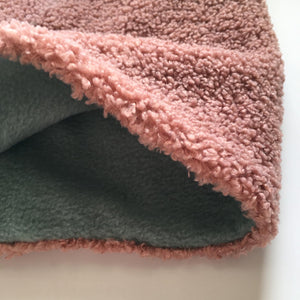 Halsedisse i rosa teddybear med mint fleece