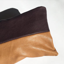 Indlæs billede til gallerivisning Lille clutch i plum og cognac.
