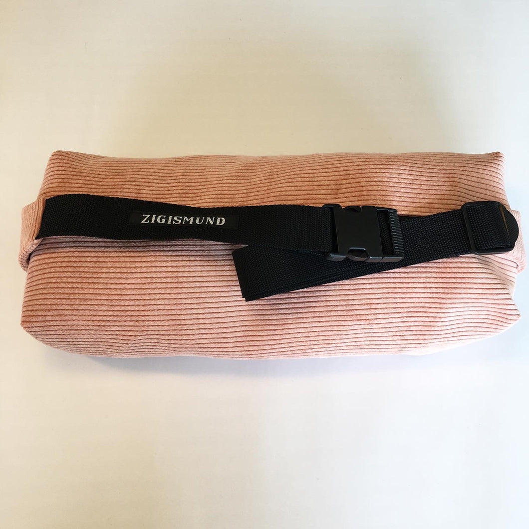 Crossbody bag/ pusletaske i lyserød fløjl - TrikkerDesign