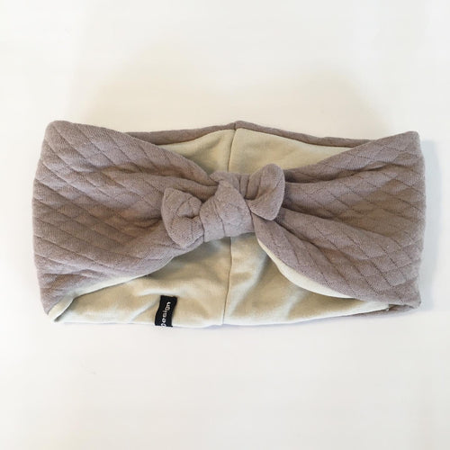 Pige Pandebånd i beige quilt med lys sandfarvet stretch str. 4-8 år. - TrikkerDesign