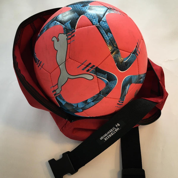 Fodboldtaske i rød ( 5’er bold). - TrikkerDesign